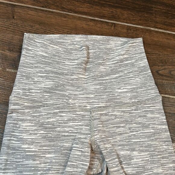🩰✨ Lululemon High-Rise Leggings - Size 2 - Full Length - - Picture 2 of 5